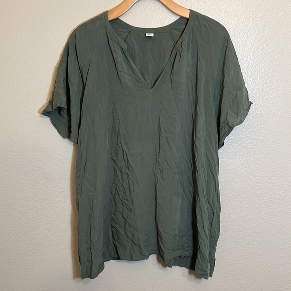 Bundle of 3 Old Navy Plus Size Shirts - Picture 11 of 15